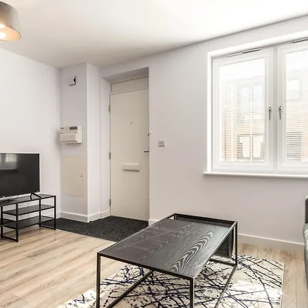 Contemporary 1 Bedroom In